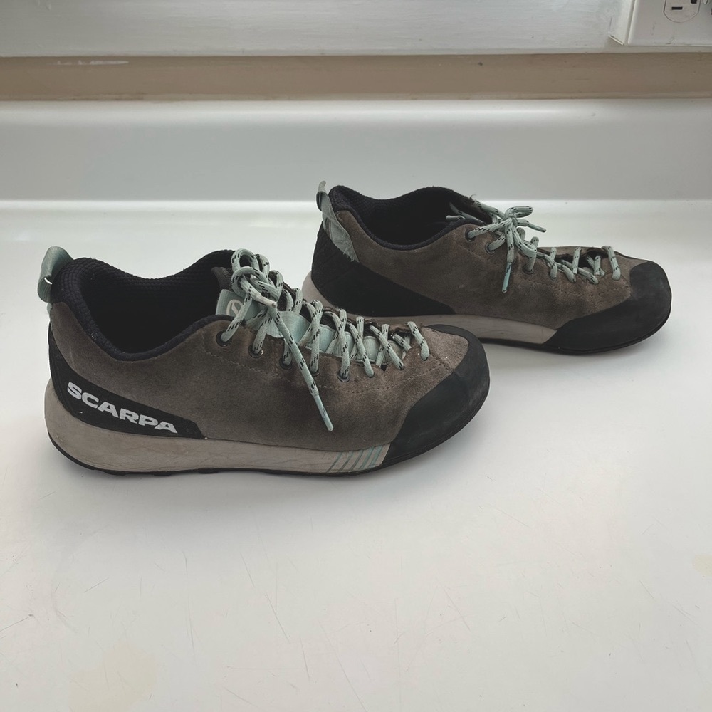 Scarpa Women’s Approach Shoes size 8